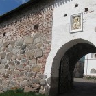 Никольские ворота монастыря