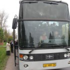 Автобус вот-вот отправится в очередное путешествие к духовным истокам по Новгородской земле.
