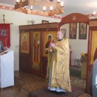 Литургия в храме св. Иоанна Воина в трудовой воспитательной колонии в Колпино.