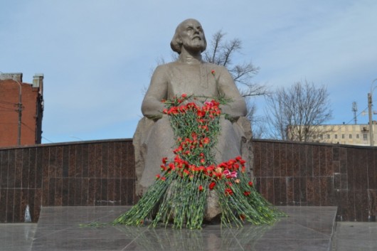 Циолковский памятник на улице Циолковского