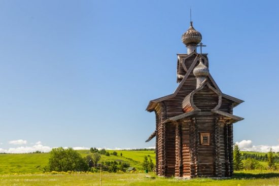 Церковь Преображения 1702 г из с Янидор Чердынского района (музей Хохловка Перского края) с крещатой бочкой